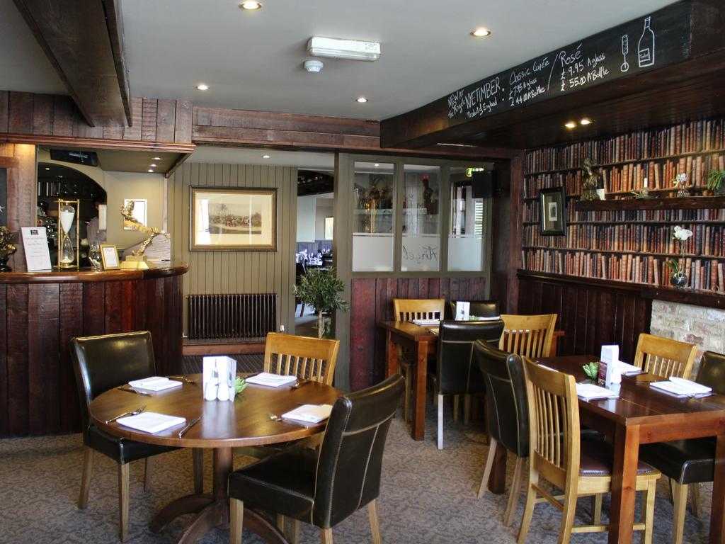 Hotel The Angel At Topcliffe