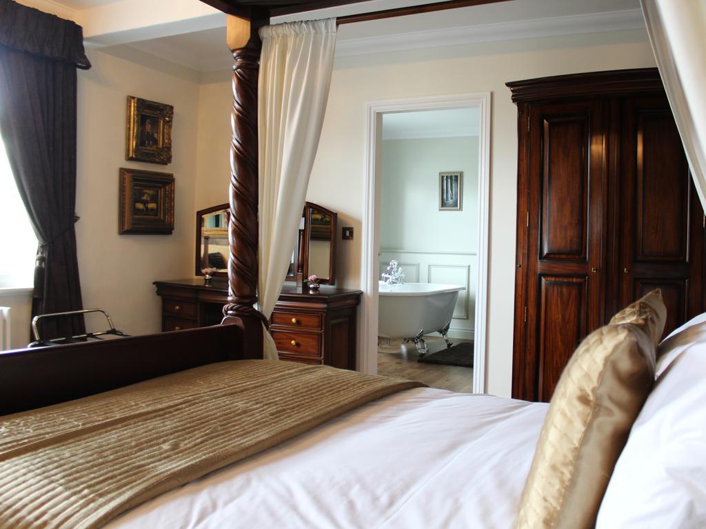 Hotel The Angel At 2*