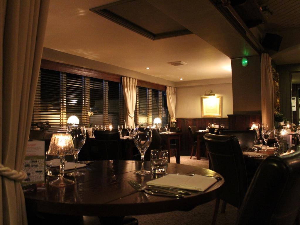 Hotel The Angel At 2*